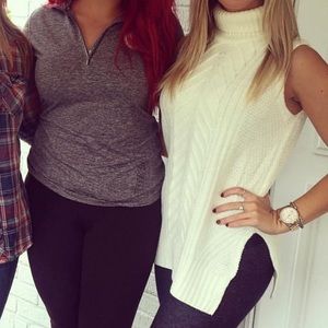 Sleeveless turtleneck
